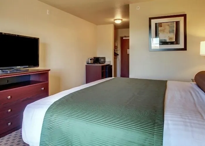 Cobblestone & - Hotel