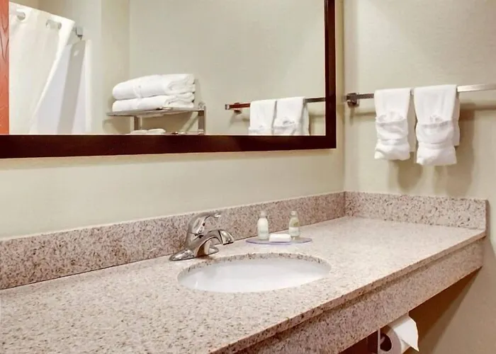 Cobblestone & - Hotel Altamont