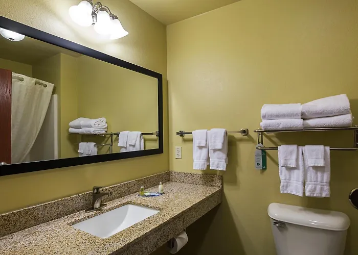 Hotel Cobblestone & -